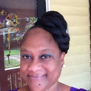 Meet your Posher, Linda